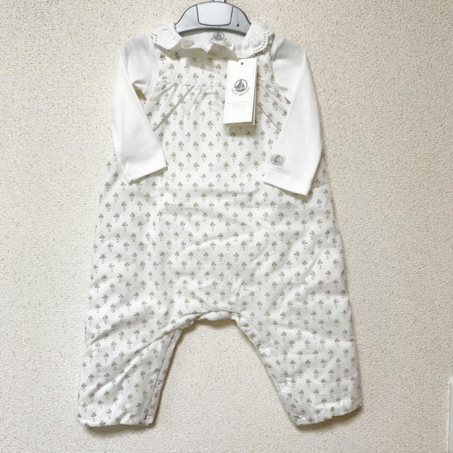 PETIT BATEAU(プチバトー)の☆SALE☆ 新品 プチバトー♡  ボディ&サロペットセット 6m 67cm キッズ/ベビー/マタニティのベビー服(~85cm)(ロンパース)の商品写真