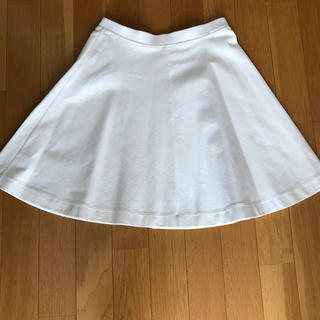 ユニクロ(UNIQLO)のユニクロ UNIQLO スカート ホワイト 白(ひざ丈スカート)