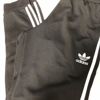 アディダス(adidas)のadidas パンツ(カジュアルパンツ)