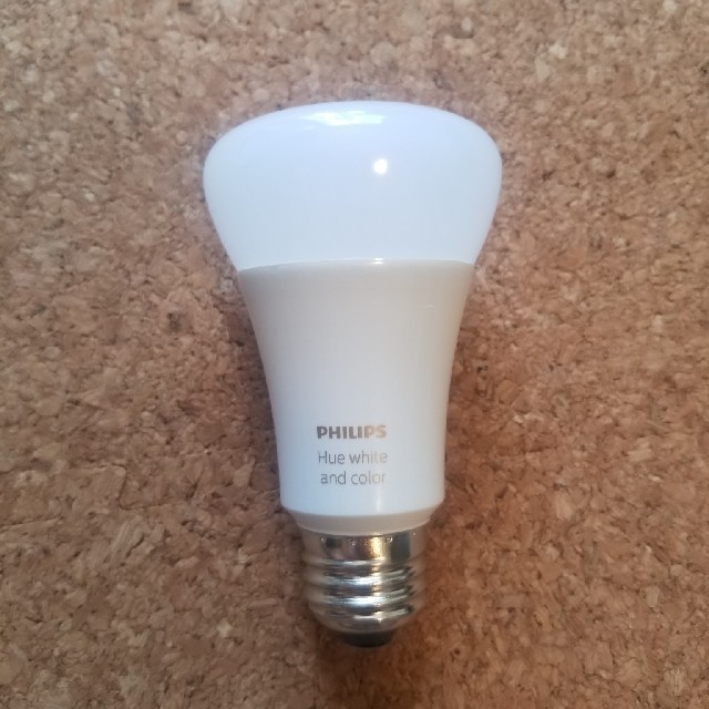 PHILIPS(フィリップス)のPhilips hue white and color E26 V3 × 2 インテリア/住まい/日用品のライト/照明/LED(蛍光灯/電球)の商品写真