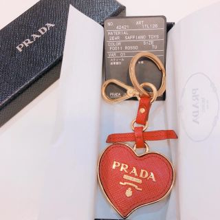 プラダ(PRADA)の美品✴︎サフィアーノハートキーホルダー(キーケース)