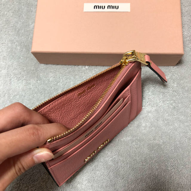 MIU MIU - 新品 ミュウミュウ パスケース カードケースの通販 by MIU MIU - 新品 ミュウミュウ パスケース カードケースの通販 by