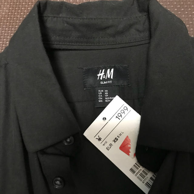 H&M(エイチアンドエム)のH&M エイチアンドエム メンズ スリムフィットシャツ ブラック XS メンズのトップス(シャツ)の商品写真