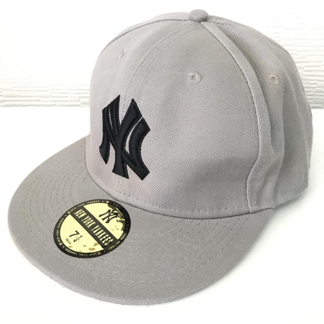 NEW ERA(ニューエラー)の美品 ニューエラ スナップバック キャップ 58cm グレー NY メンズの帽子(キャップ)の商品写真