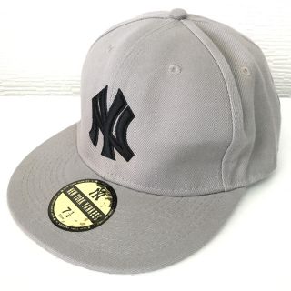 ニューエラー(NEW ERA)の美品 ニューエラ スナップバック キャップ 58cm グレー NY(キャップ)