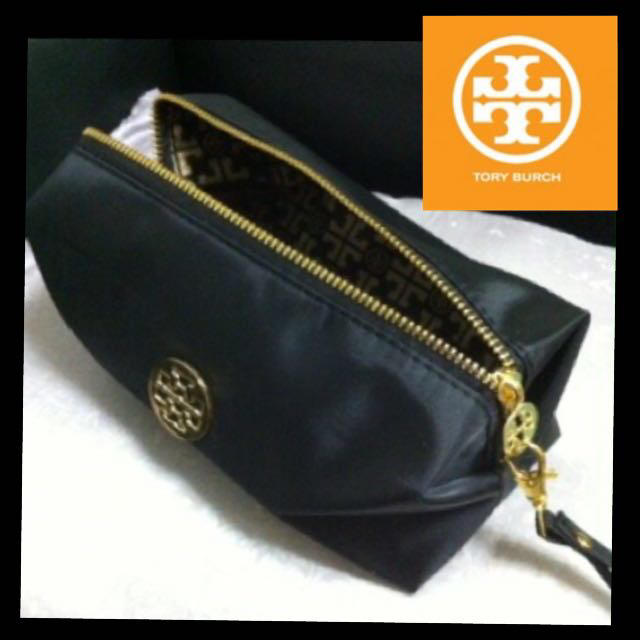 Tory Burch(トリーバーチ)の新品トリーバーチコスメクラッチバッグ黒 レディースのバッグ(クラッチバッグ)の商品写真