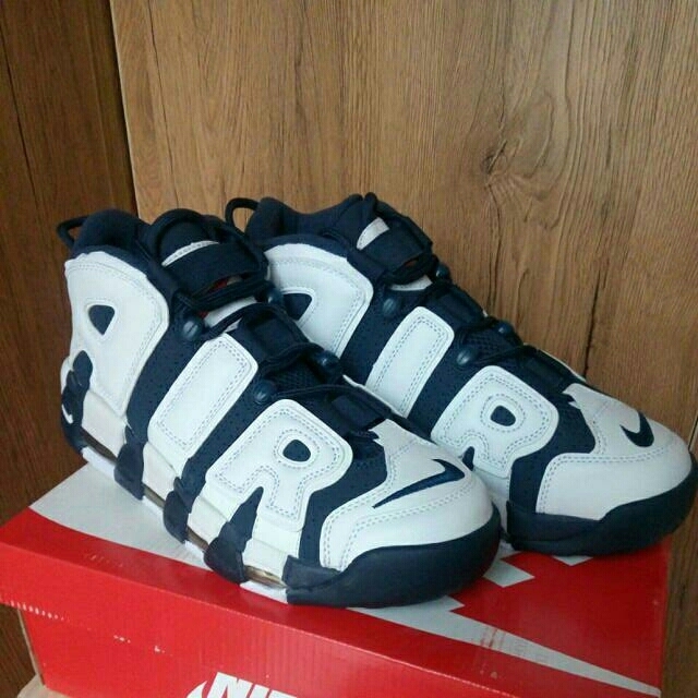 NIKE AIR MORE UPTEMPO 蓝白  27.5cm レディースの靴/シューズ(スニーカー)の商品写真