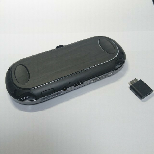 PSVita1000型wifiモデル欧州版 ソフト3本付き 2