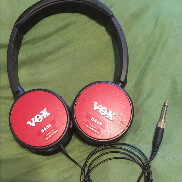 VOX(ヴォックス)の【りお様専用】VOX  ヘッドホン アンプ内蔵 amPhones BASS 楽器のベース(ベースアンプ)の商品写真