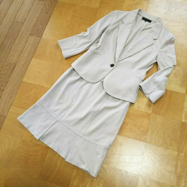 UNTITLED(アンタイトル)のアンタイトル UNTITLED スーツ ジャケット スカート レディースのフォーマル/ドレス(スーツ)の商品写真