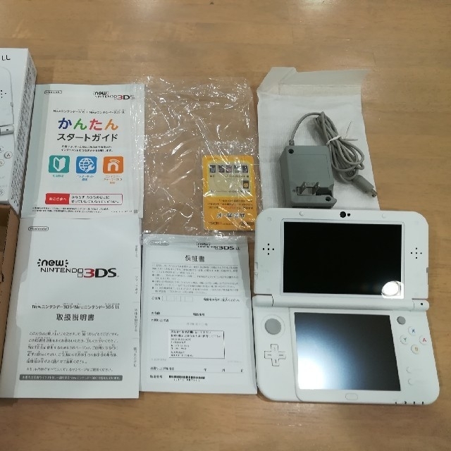 美品　NEW  3DS  LL