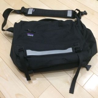 パタゴニア(patagonia)のパタゴニア ショルダーバッグ 黒 (ショルダーバッグ)