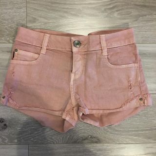 ザラ(ZARA)のZARA ピンクデニムショートパンツ(ショートパンツ)