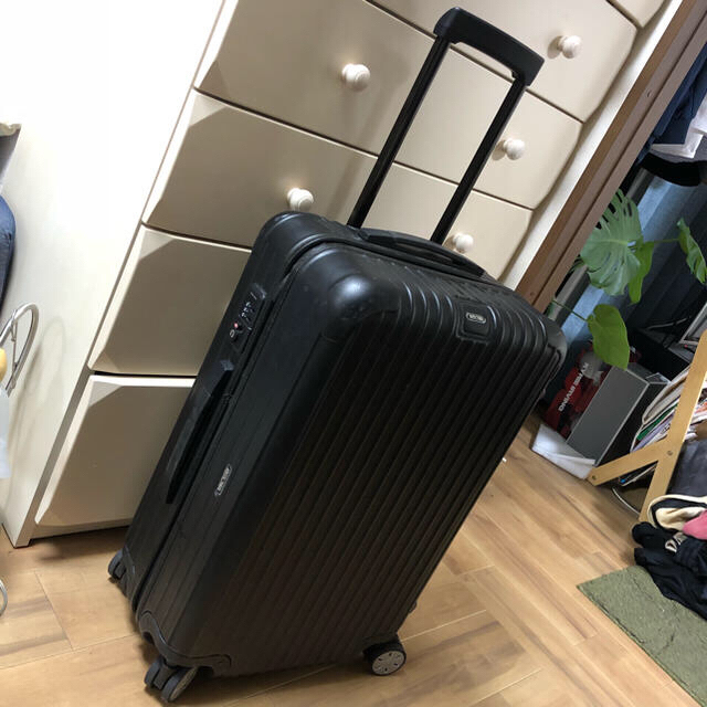 RIMOWA(リモワ)の美品 RIMOWA SALSA 58l ブラック メンズのバッグ(トラベルバッグ/スーツケース)の商品写真