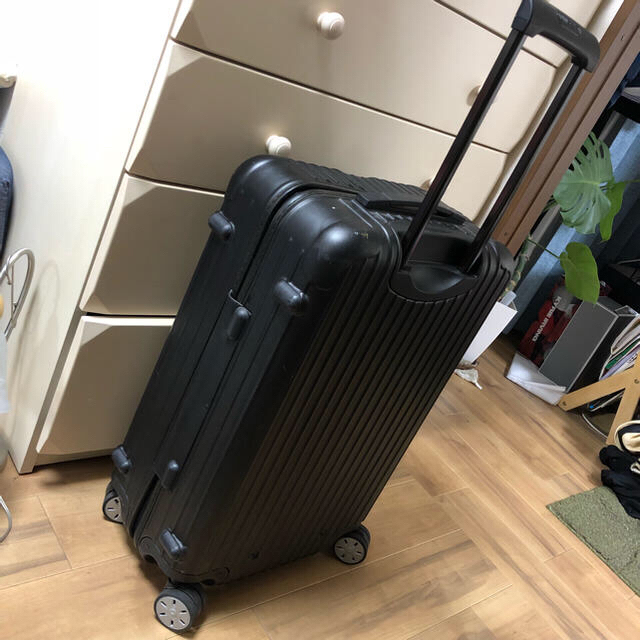 RIMOWA(リモワ)の美品 RIMOWA SALSA 58l ブラック メンズのバッグ(トラベルバッグ/スーツケース)の商品写真