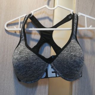 エイチアンドエム(H&M)のH&M　スポーツブラ(ヨガ)