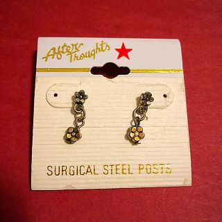 アンティーク風 花ピアス(ピアス)