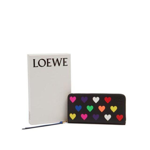 LOEWE(ロエベ)のLoewe　ジップアラウンド長財布　ハート柄 レディースのファッション小物(財布)の商品写真