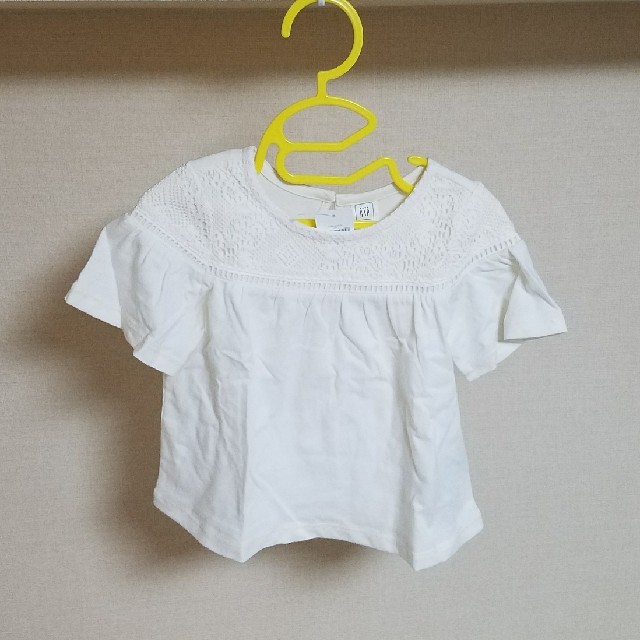 babyGAP(ベビーギャップ)の80  グレー　レーストップス キッズ/ベビー/マタニティのベビー服(~85cm)(シャツ/カットソー)の商品写真