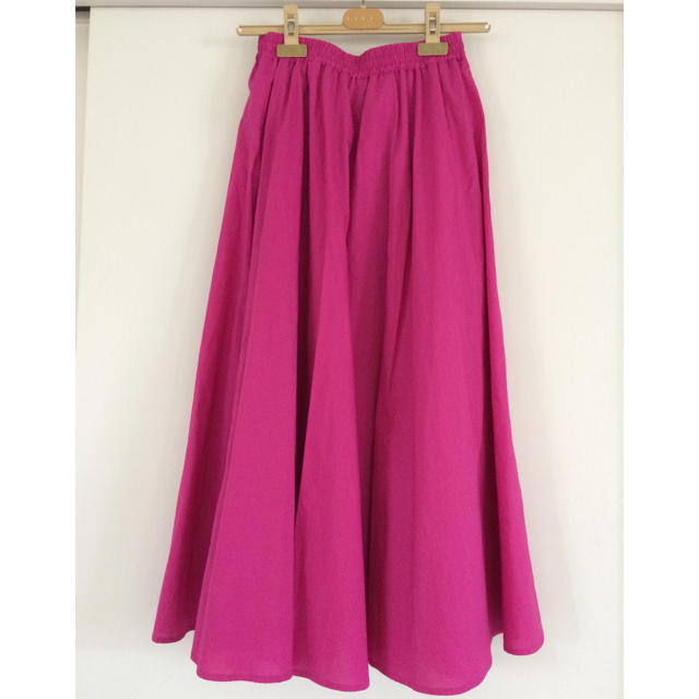 DEUXIEME CLASSE(ドゥーズィエムクラス)のフレッシュピンクのマキシスカート レディースのスカート(ロングスカート)の商品写真