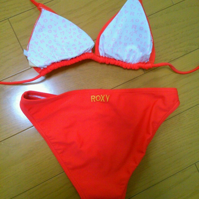 Roxy(ロキシー)のオレンジ色ビキニ レディースの水着/浴衣(水着)の商品写真
