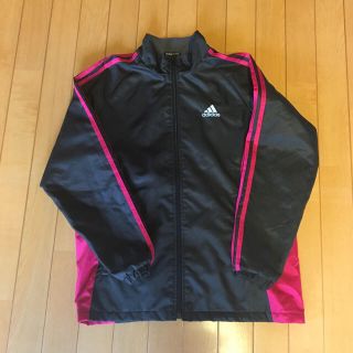 アディダス(adidas)のウィンドブレイカー(ジャケット/上着)