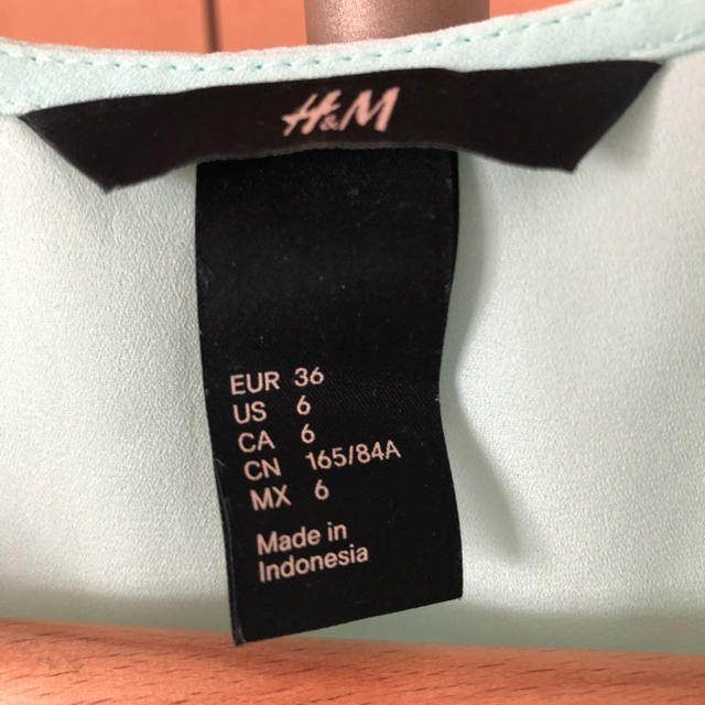 H&M(エイチアンドエム)のH&M  ノースリーブ シャツ レディースのトップス(シャツ/ブラウス(半袖/袖なし))の商品写真