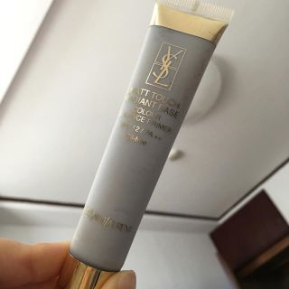 イヴサンローランボーテ(Yves Saint Laurent Beaute)のISIS様専用。イヴ・サンローラン マット タッチ ラディアント ベース(化粧下地)