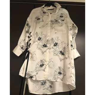 ザラ(ZARA)のザラ  花柄チュニックシャツ(チュニック)