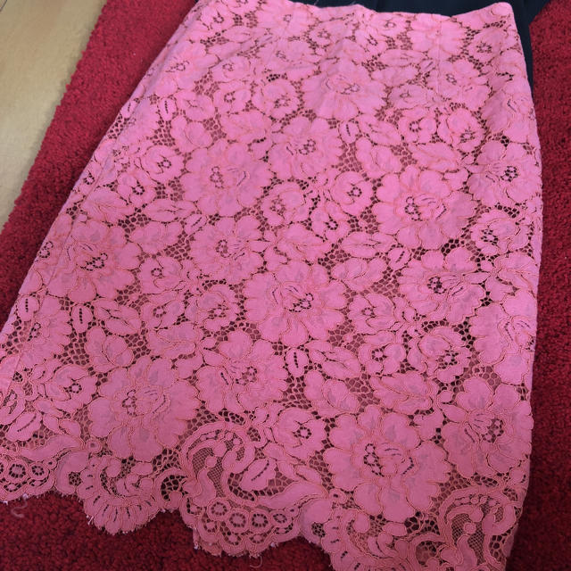 NATURAL BEAUTY BASIC(ナチュラルビューティーベーシック)のピンク花柄レーススカート レディースのスカート(ひざ丈スカート)の商品写真