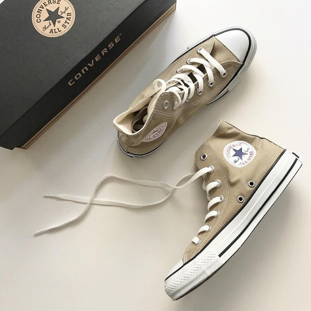 CONVERSE(コンバース)のコンバース ベージュ 美品 22.5 レディースの靴/シューズ(スニーカー)の商品写真