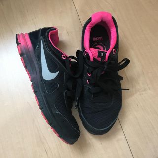 ナイキ(NIKE)のナイキ ランニングシューズ  24cm ピンク×ブラック(スニーカー)