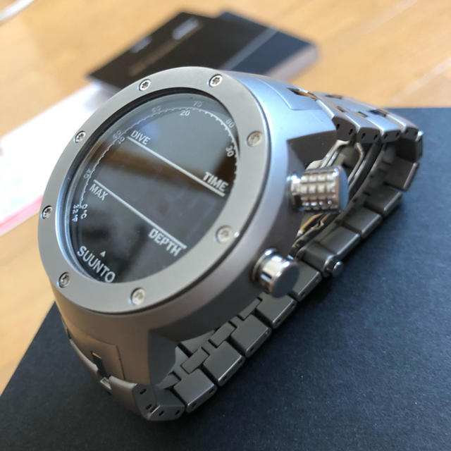 SUUNTO(スント)のスント エレメンタム アクア 国内正規 美品 10月5日限定値下げ メンズの時計(腕時計(デジタル))の商品写真