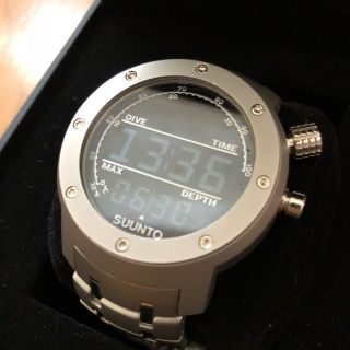 スント(SUUNTO)のスント エレメンタム アクア 国内正規 美品 10月5日限定値下げ(腕時計(デジタル))