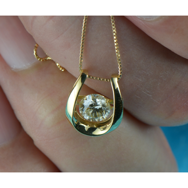 直送商品 0.751ct Dancing (鑑定書付) K18ネックレス Diamond ... 本日SALE 直営店購入 ブルガリ ビーゼロワン