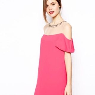 ビーシービージーマックスアズリア(BCBGMAXAZRIA)のBCBG ドレス(ミニドレス)