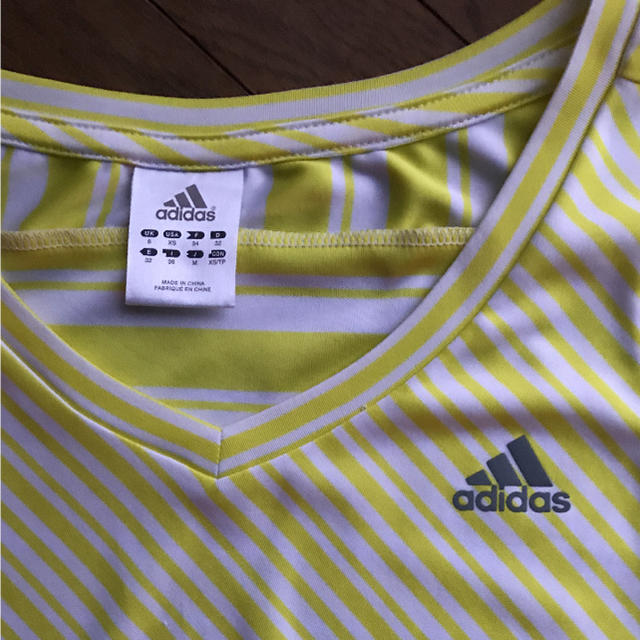 adidas(アディダス)のジムフィットネスTシャツ スポーツ/アウトドアのトレーニング/エクササイズ(ヨガ)の商品写真