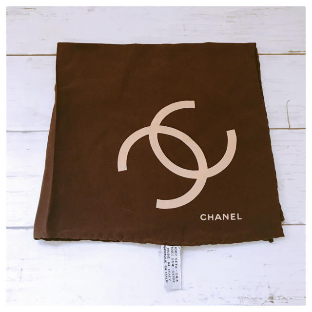 CHANEL(シャネル)のシャネル CHANEL ココマーク  ミニスカーフ シルク ブラウン 正規品 レディースのファッション小物(バンダナ/スカーフ)の商品写真