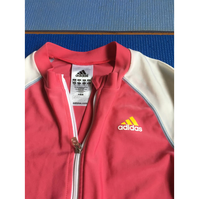 adidas(アディダス)のアディダス女子レディース水着上ラッシュガード140ピンクホワイトプールスイミング キッズ/ベビー/マタニティのキッズ服女の子用(90cm~)(水着)の商品写真