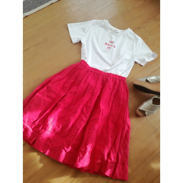 Mila Owen(ミラオーウェン)の美品！ミラオーウェン♡ロゴT×リネンスカート♡赤~ピンク レディースのトップス(Tシャツ(半袖/袖なし))の商品写真