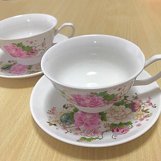 ローラアシュレイ(LAURA ASHLEY)の【🌸うっちー 様 専用🌸】新品、カップ&ソーサー2客セットです♡(グラス/カップ)