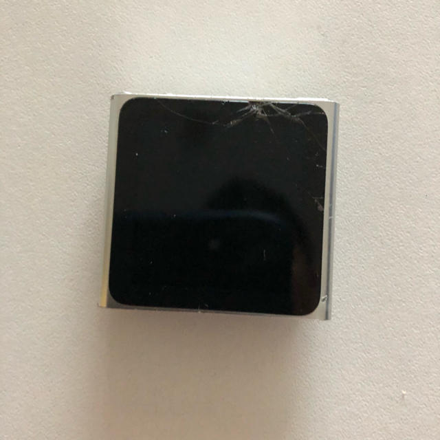 Apple(アップル)のiPod nano  ジャンク品 スマホ/家電/カメラのオーディオ機器(ポータブルプレーヤー)の商品写真