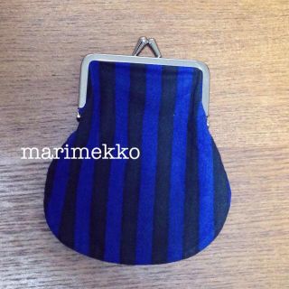 マリメッコ(marimekko)の青×黒＊ボーダーがま口ポーチ(ポーチ)