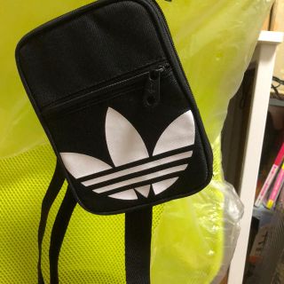 アディダス(adidas)のアディダスミニショルダーバッグ(ショルダーバッグ)