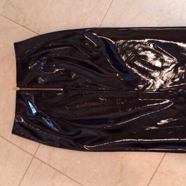 FIG&VIPER(フィグアンドヴァイパー)の★エナメルタイトスカート★ レディースのスカート(ひざ丈スカート)の商品写真