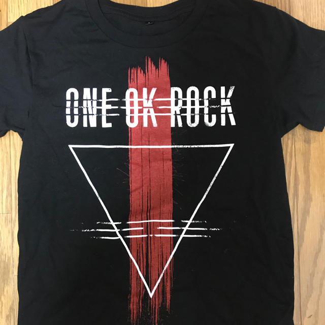 ONE OK ROCK(ワンオクロック)のONE OK ROCK Tシャツ エンタメ/ホビーのタレントグッズ(ミュージシャン)の商品写真