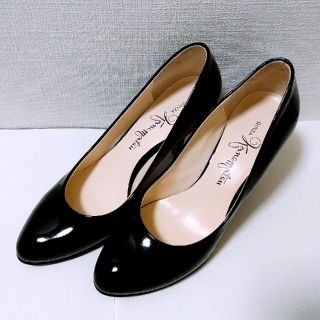 ギンザカネマツ(GINZA Kanematsu)の【まろん様専用】銀座かねまつ エナメル 黒 パンプス 21.5cm 小さいサイズ(ハイヒール/パンプス)