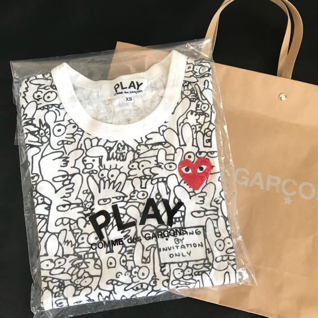 COMME des GARCONS(コムデギャルソン)のコム・デ・ギャルソン ★入手困難 PLAY コラボシャツ★   レディースのトップス(Tシャツ(半袖/袖なし))の商品写真