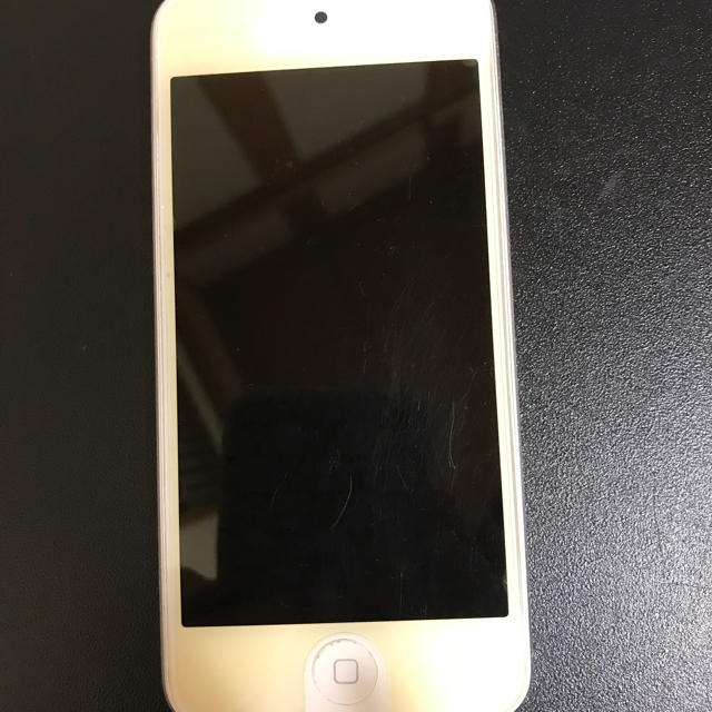 Apple(アップル)のipod touch 6世代 32GB シルバー スマホ/家電/カメラのスマートフォン/携帯電話(その他)の商品写真