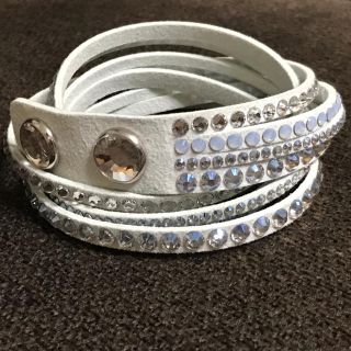 スワロフスキー(SWAROVSKI)のスワロフスキー 美品 バングル ブレスレット (ブレスレット/バングル)